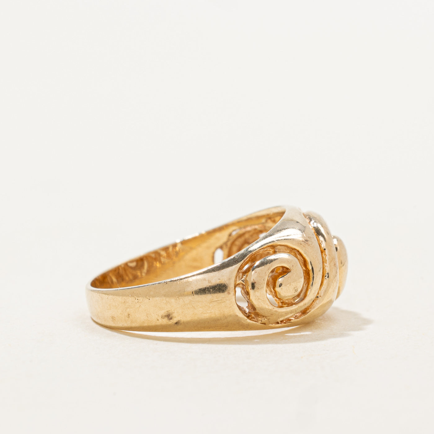 9K Openwork Swirl Dome Ring | SZ 5