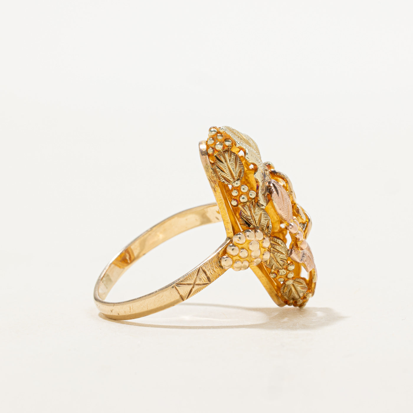 10K Tri Tone Gold Floral Engraved Marquise Shaped Ring | SZ 8.25