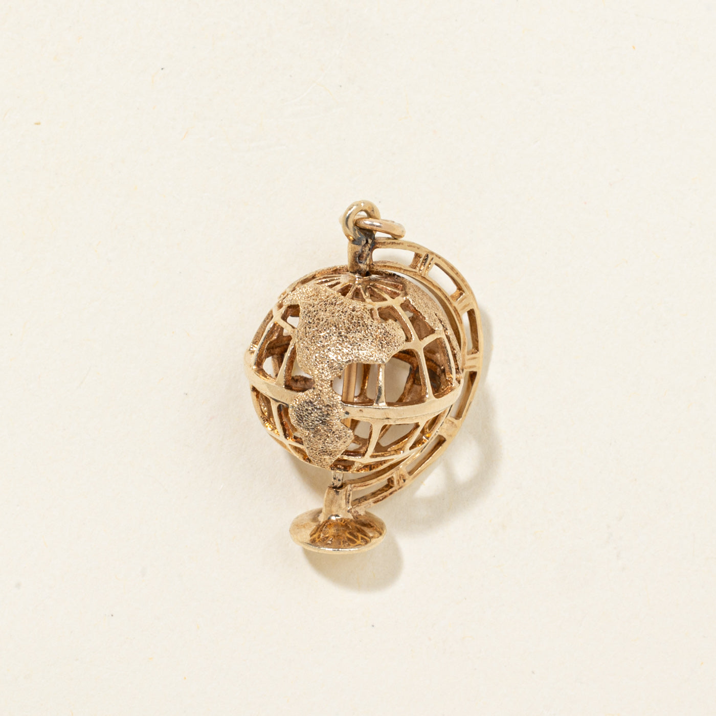 10K Globe Charm