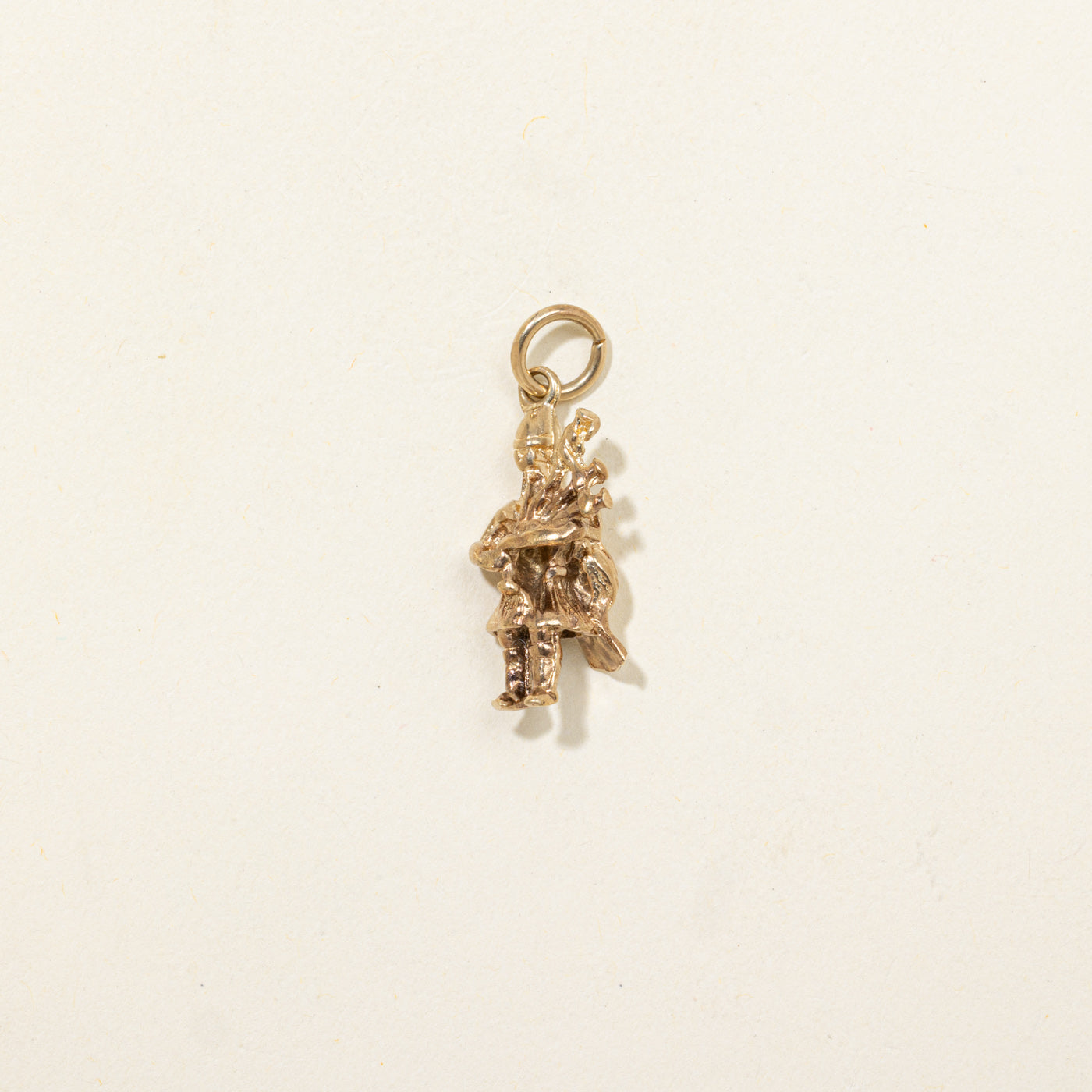 9k Scottish Bagpiper Charm