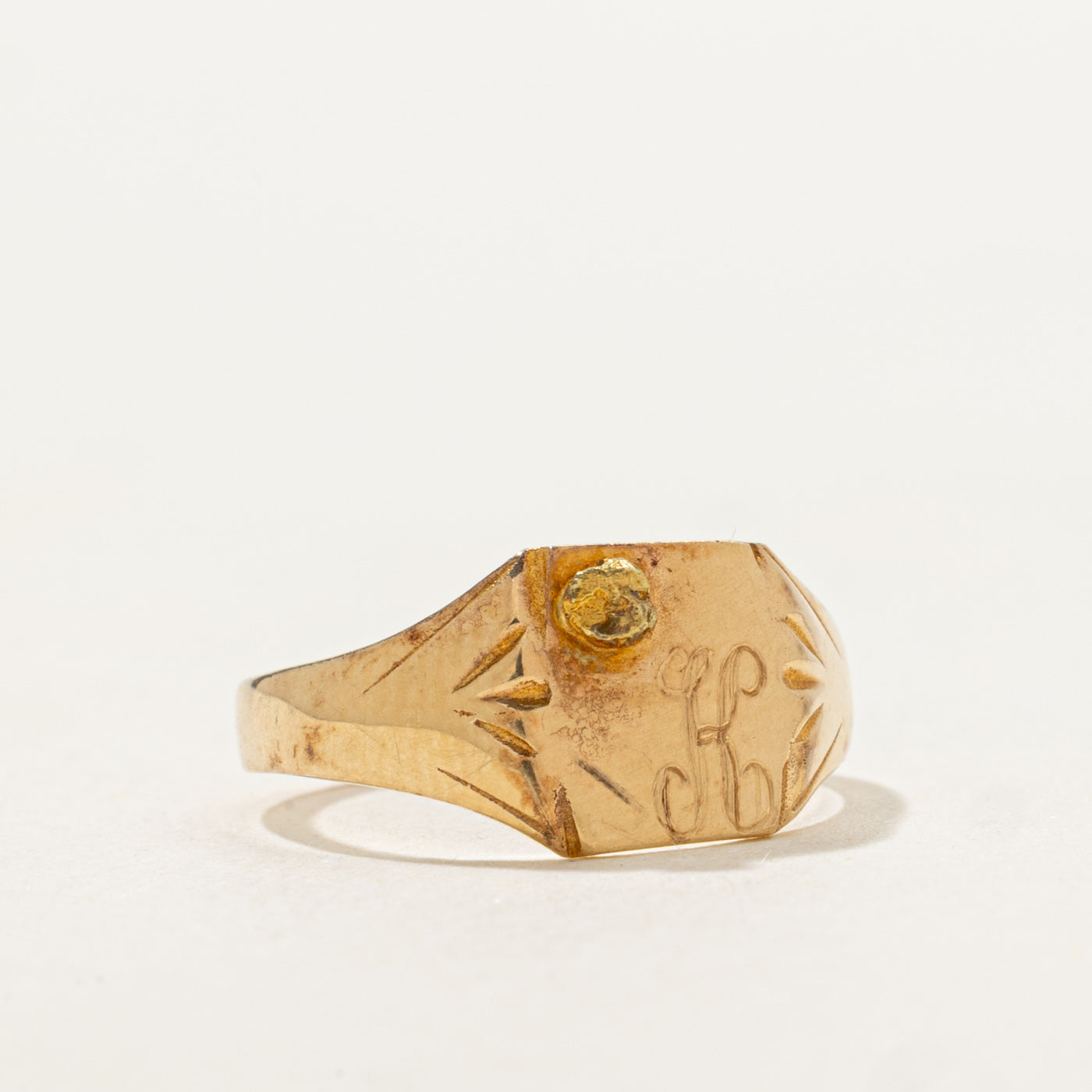 Bague chevalière initiale « K » en or 10 carats | Taille 1,75