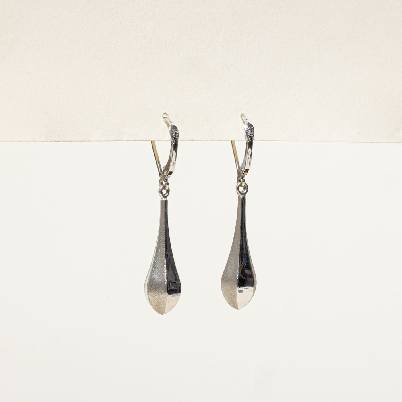 Boucles d'oreilles longues en forme de larme