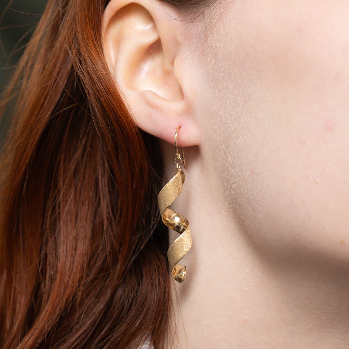 Boucles d'oreilles pendantes texturées en spirale