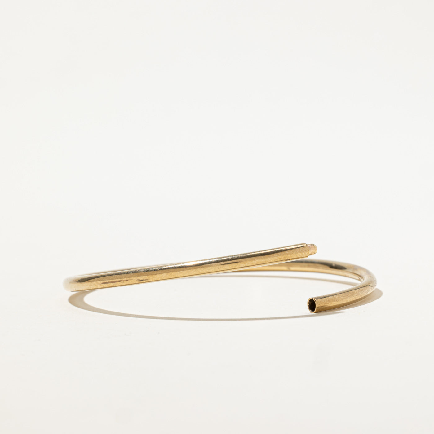 Bracelet jonc fin en or jaune 8 carats | 19 cm