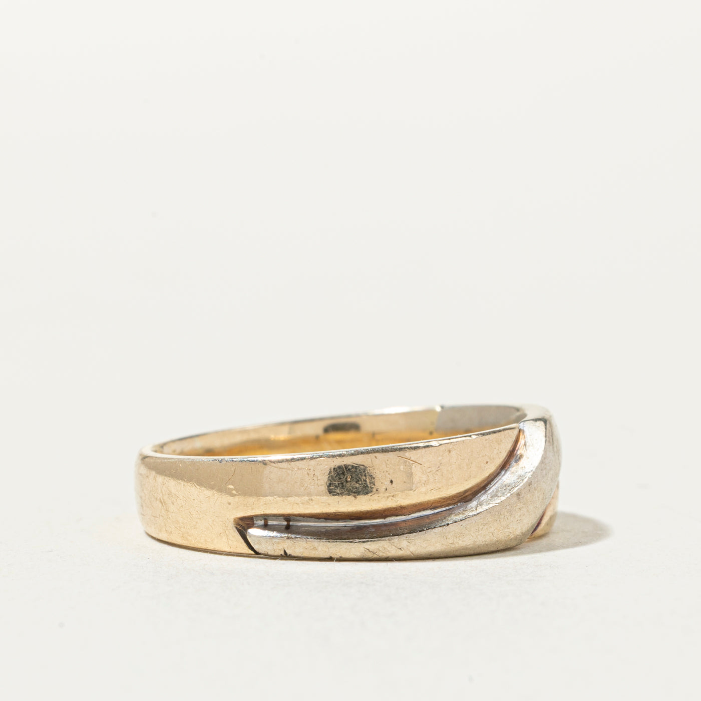 10k Two Tone Grooved Wave Band | SZ 8