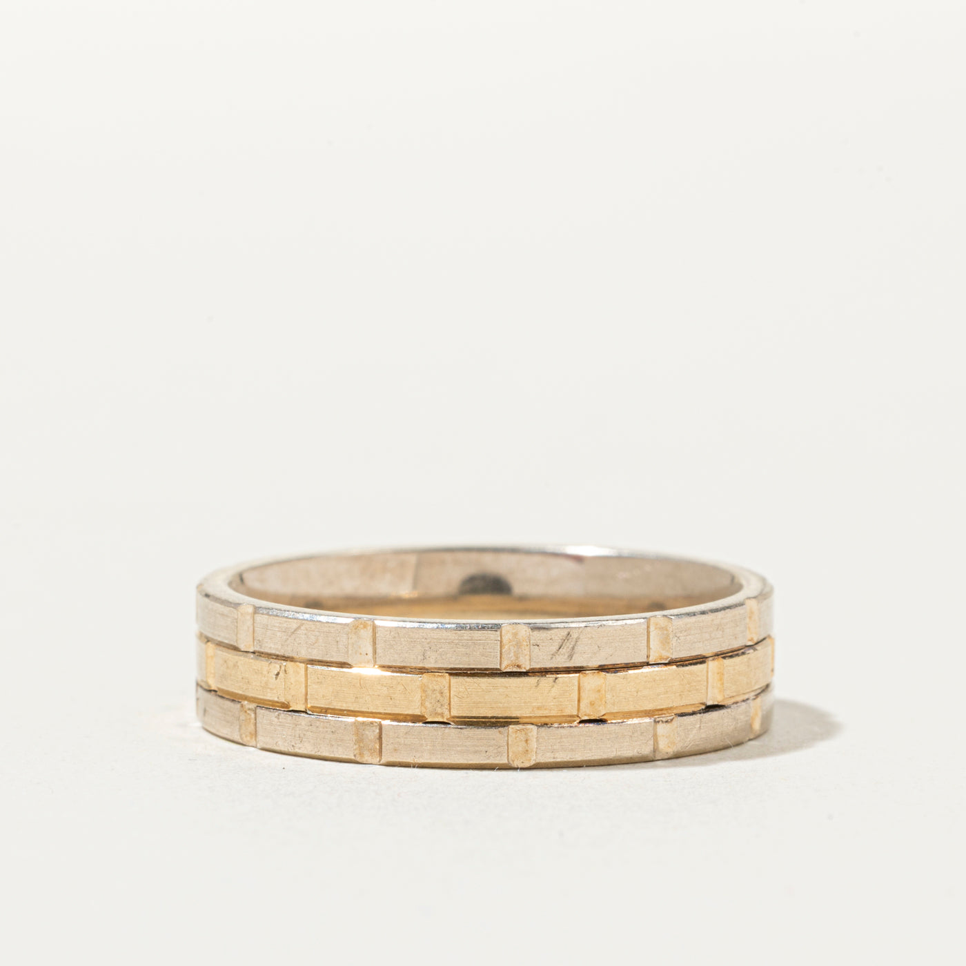 10k Two Tone Gold Geometric Grooved Band | 6mm | SZ 10.5