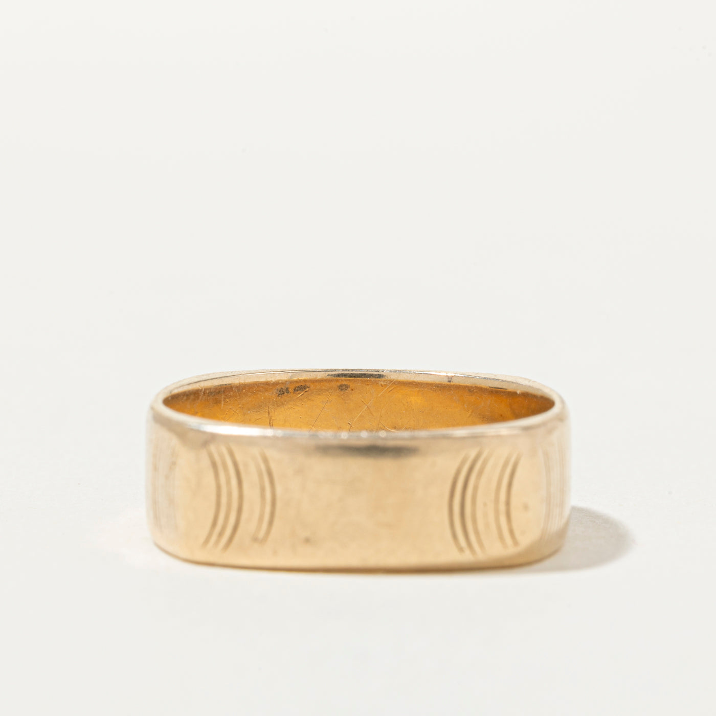 10k Engraved Soft Square Band | 7mm | SZ 10.25