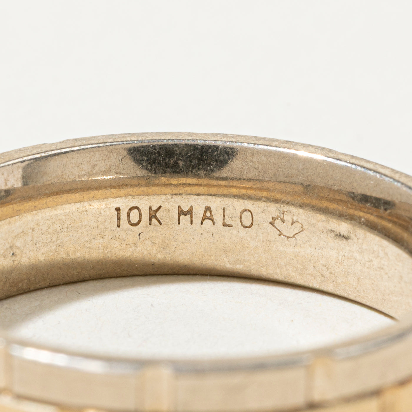 10k Two Tone Gold Geometric Grooved Band | 6mm | SZ 10.5
