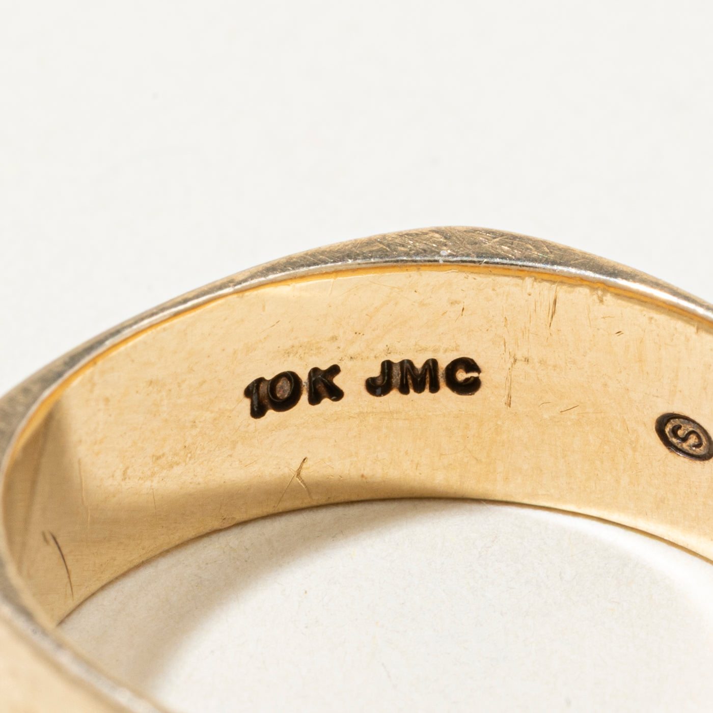 10k Engraved Soft Square Band | 7mm | SZ 10.25