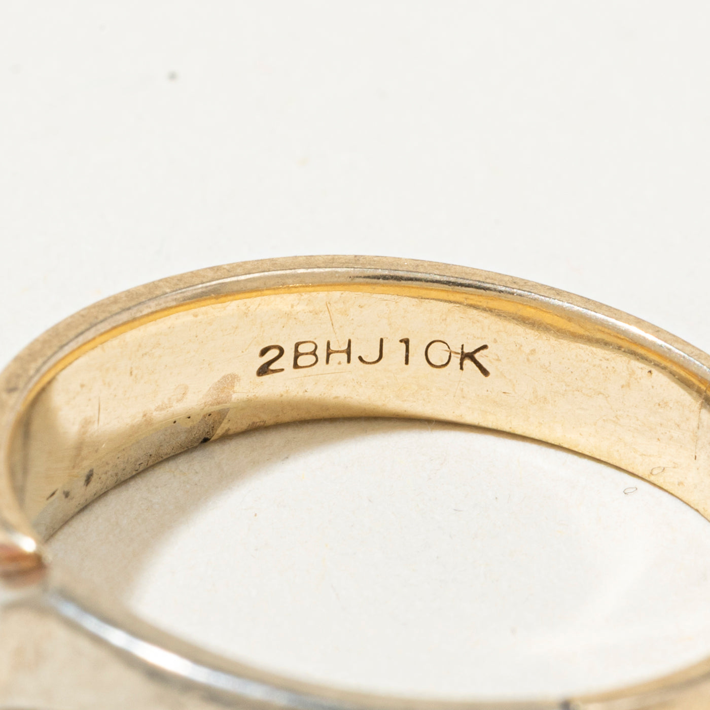 10k Two Tone Grooved Wave Band | SZ 8