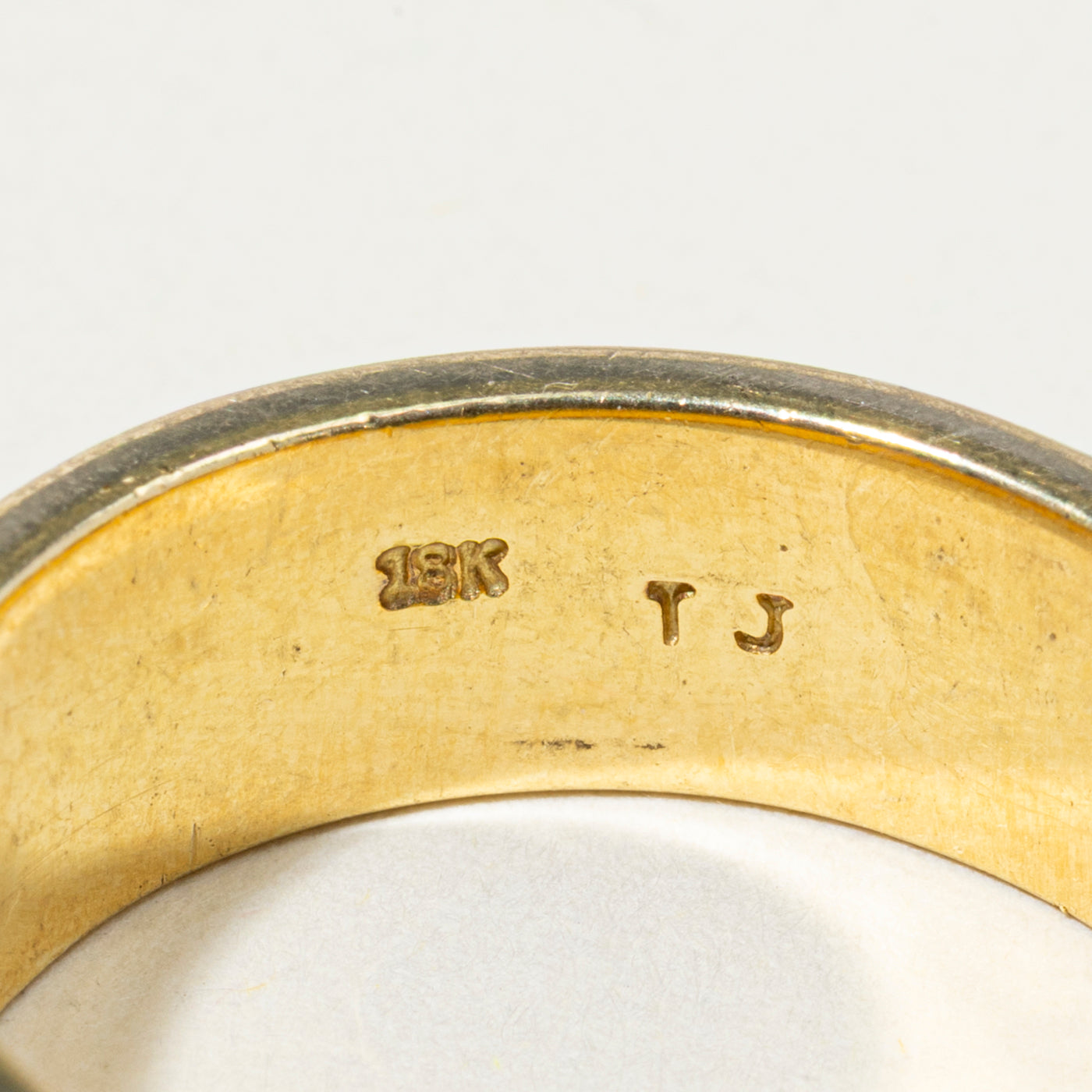 18k Scrollwork Engraved Band | 7mm | SZ 10.75