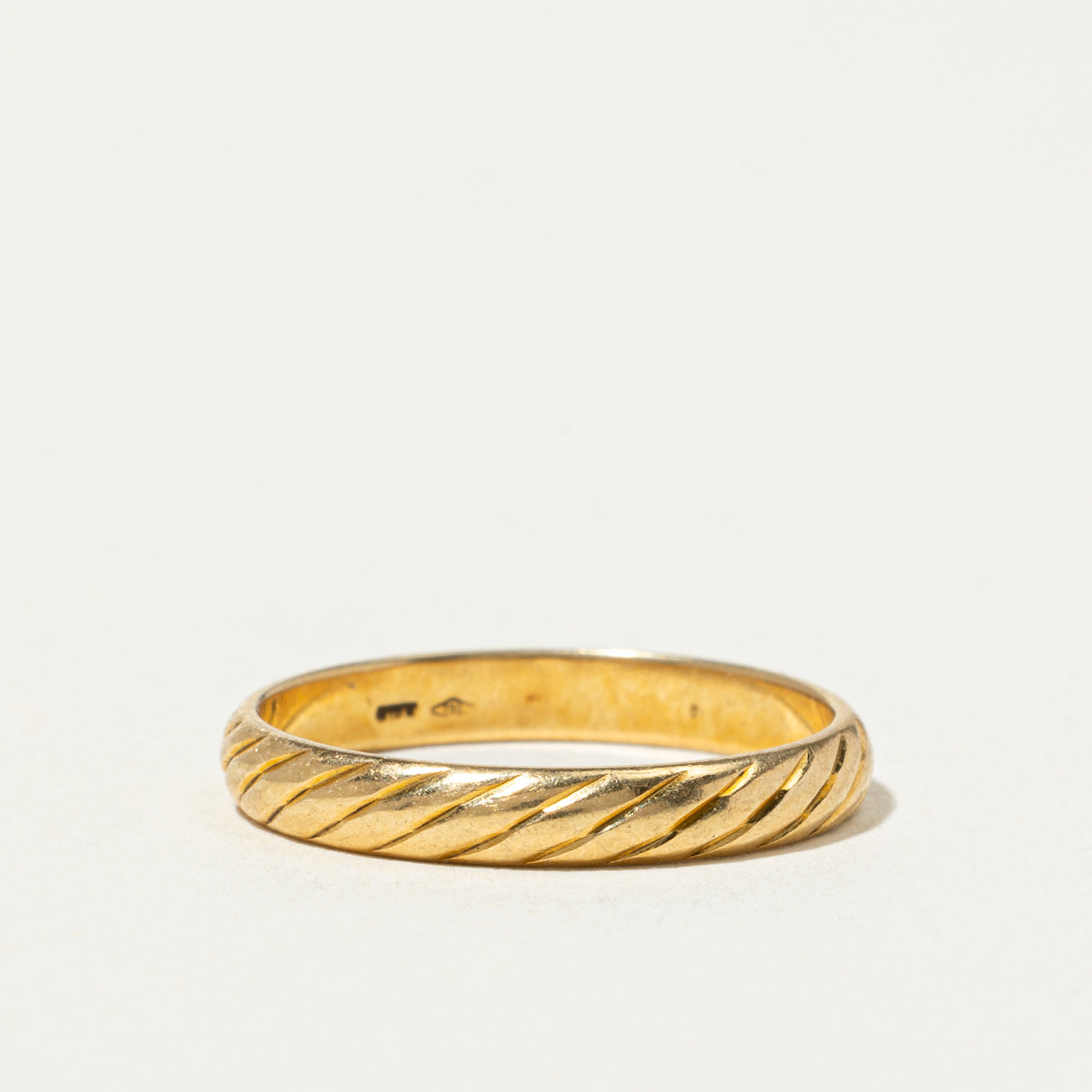 Italian 18k Grooved Band | 3mm | SZ 8.25