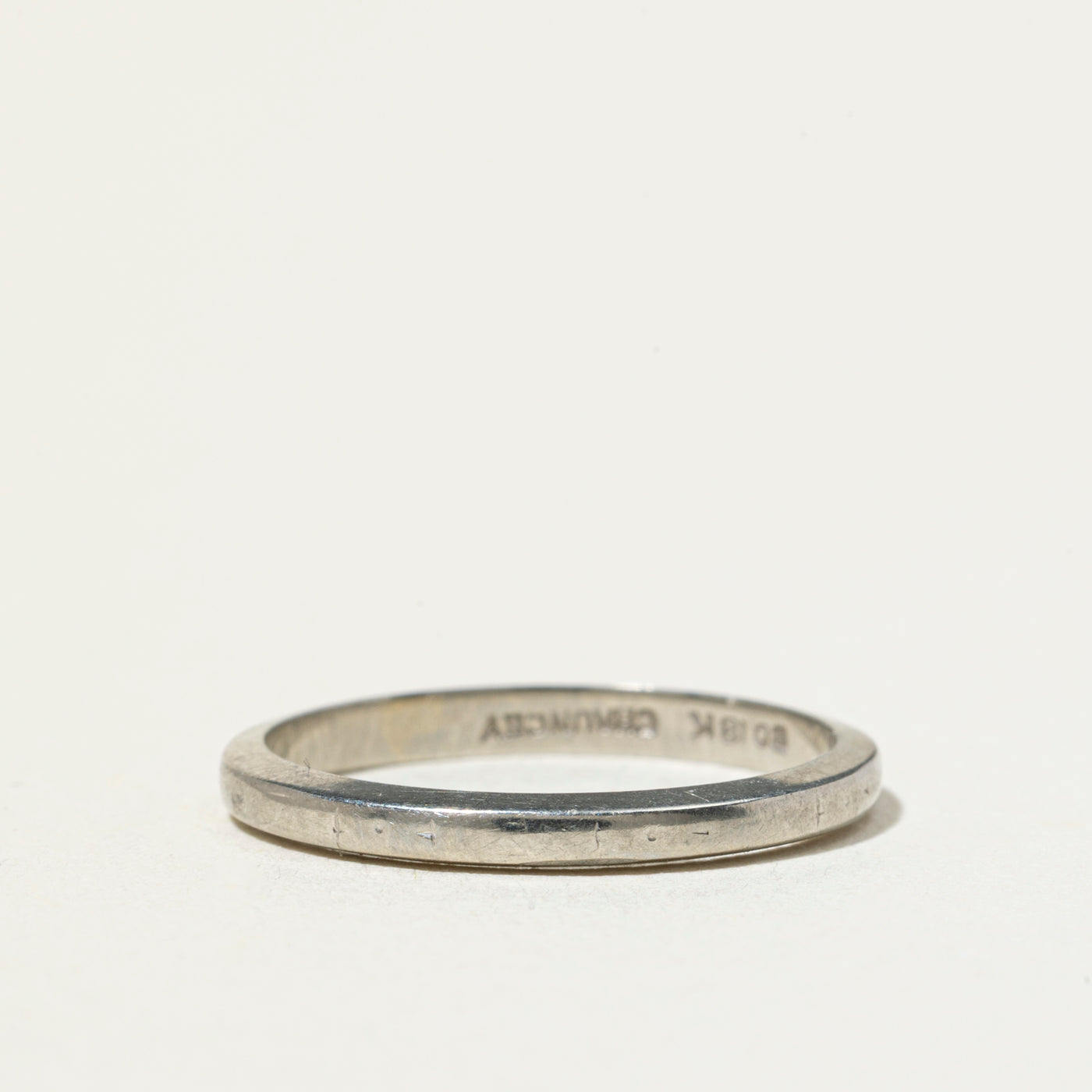 18k Plain Thin Stacking Band | 2mm | SZ 5.25