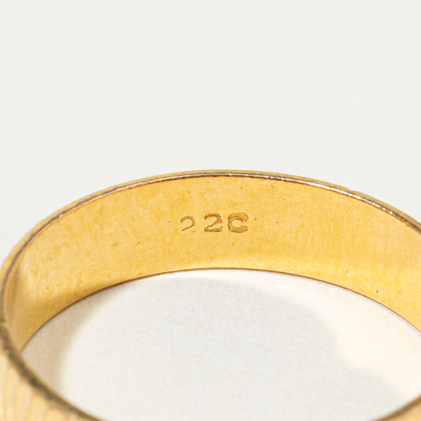 22k Yellow Gold Grooved Band | 5mm | SZ 8