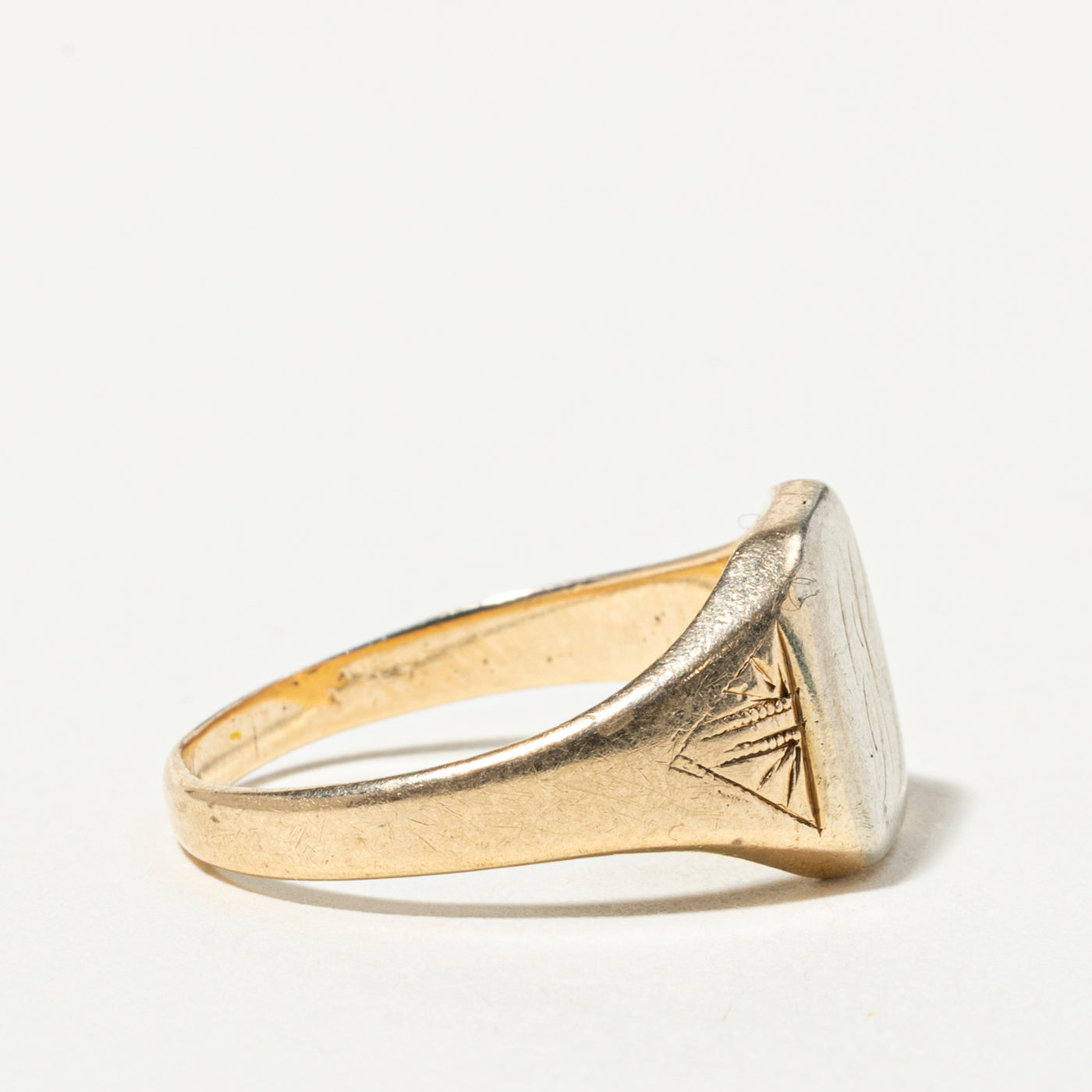 10k Initial Engraved Signet Ring | SZ 5.75