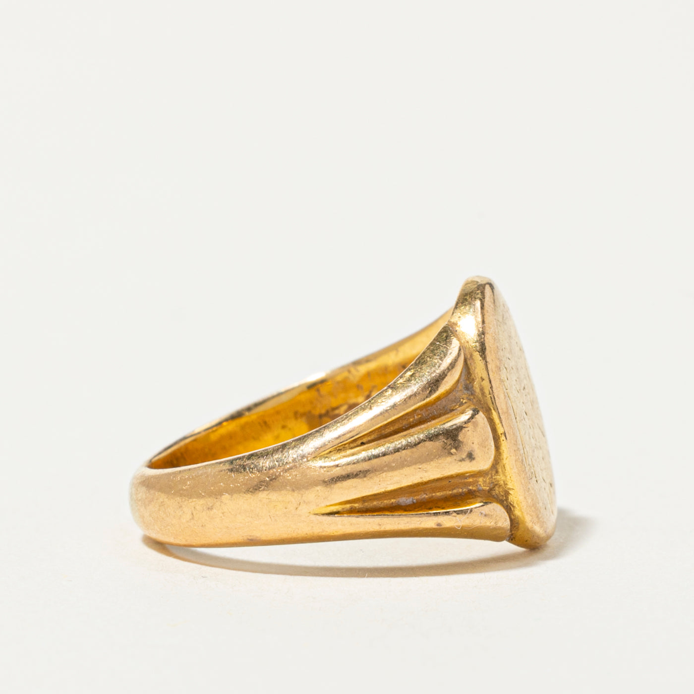 20k Oval Engraved Grooved Signet Ring | SZ 5.25