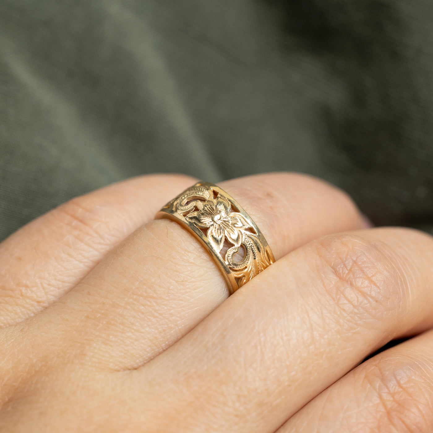 14k Floral Engraved Band | 8mm | SZ 5