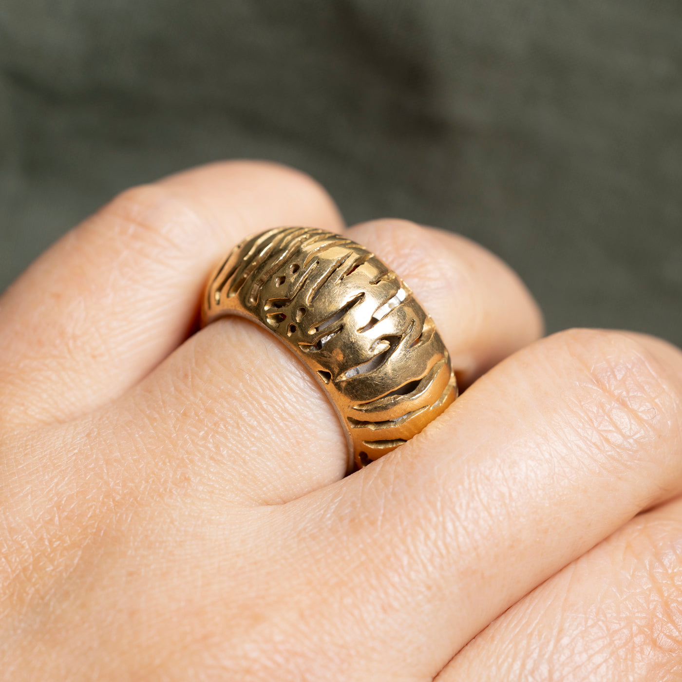 18k Openwork Textured Donut Band | 13mm | SZ 7