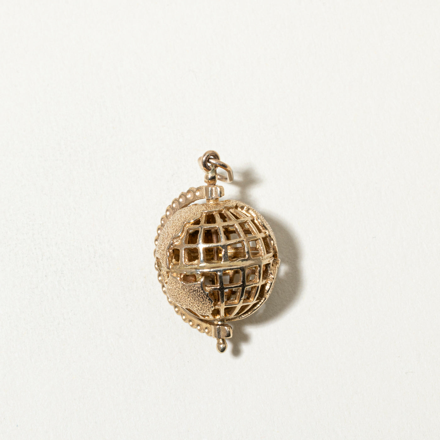 10k 3D Globe Charm