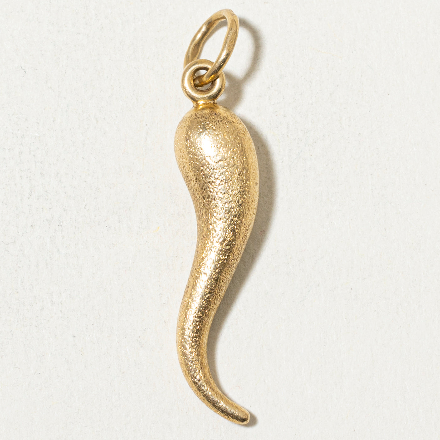 18k Cornicello Textured Charm