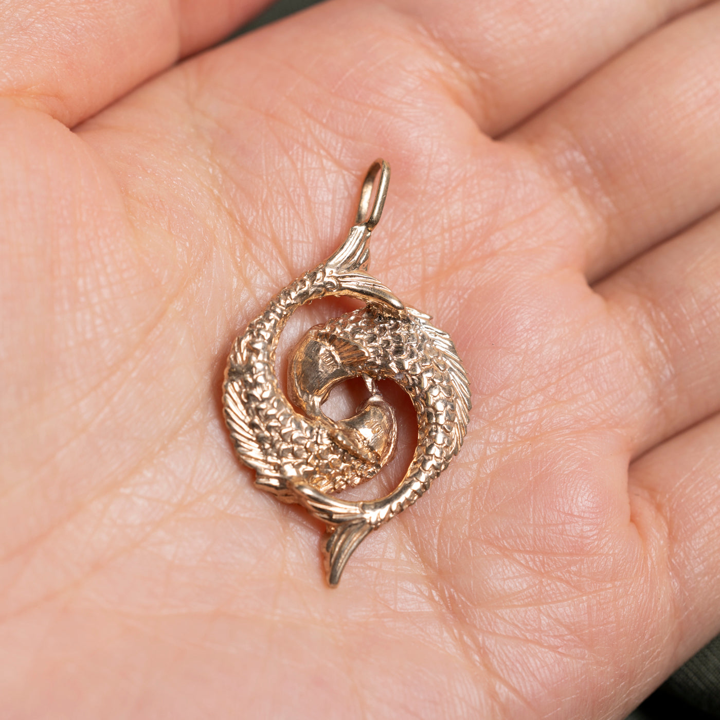 10k Pisces Zodiac Charm