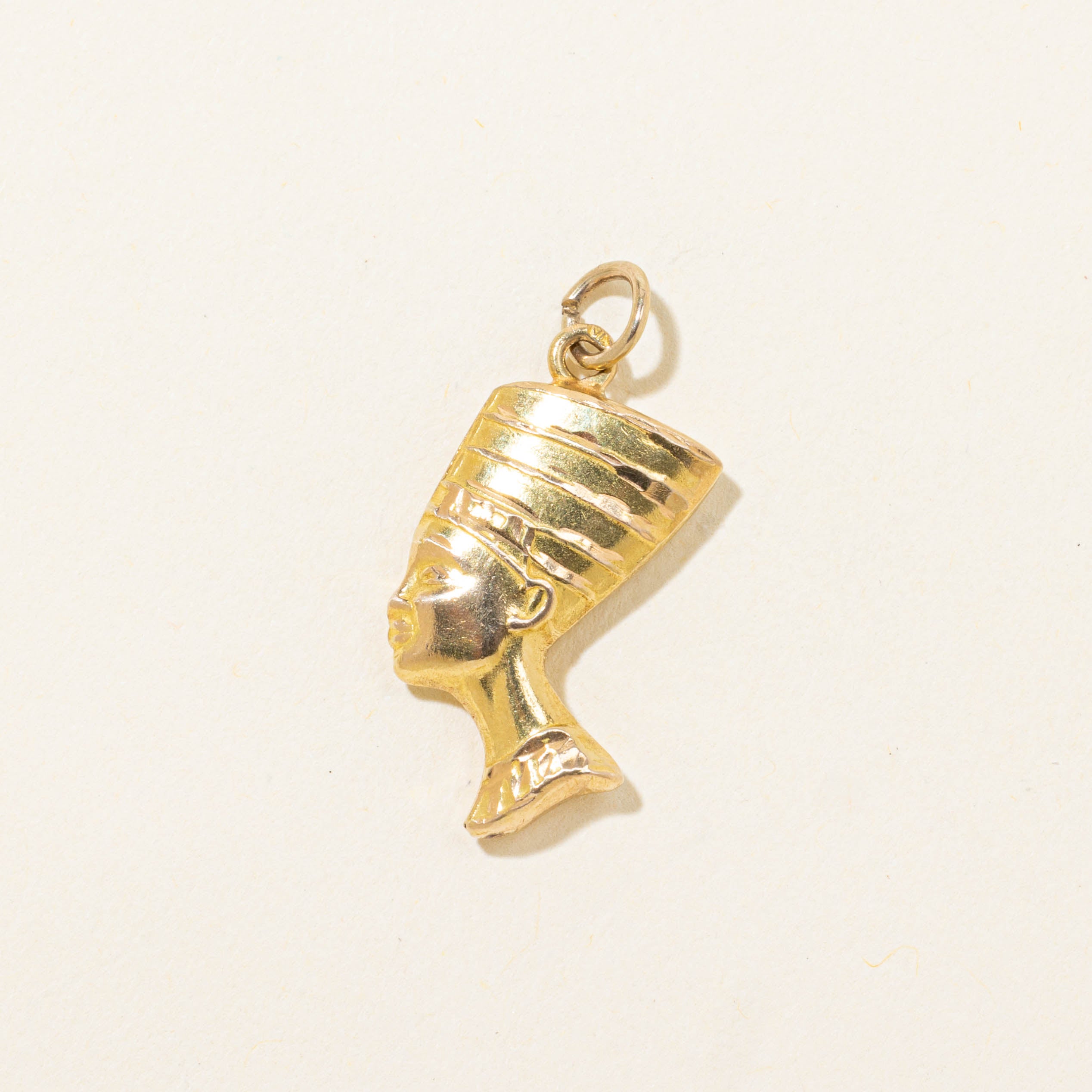 18k Queen Nefertiti Pendant