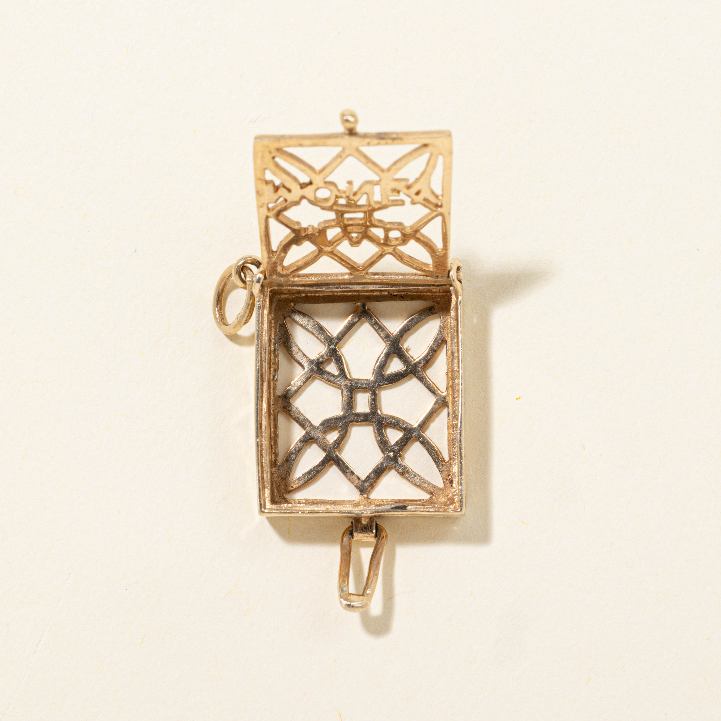 10k "Mad Money" Openwork Box Charm