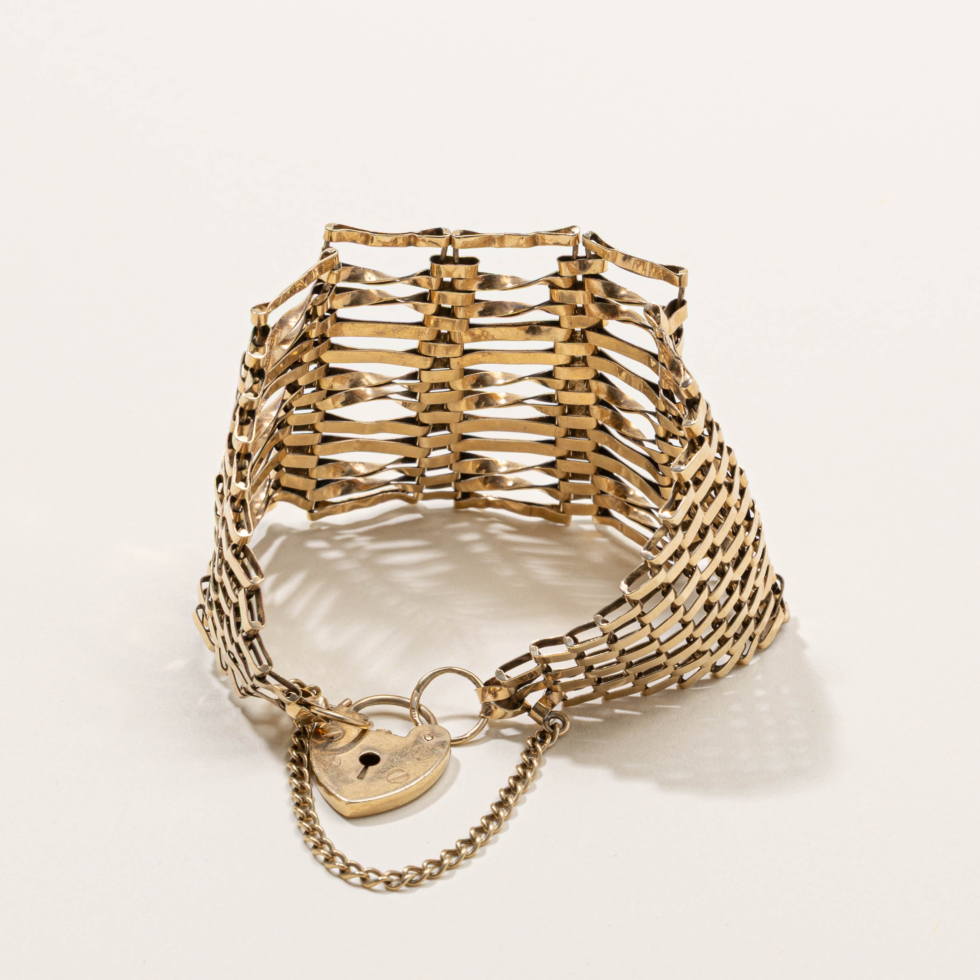 1975 London 9k Openwork Gate Bracelet | 40mm | 7'