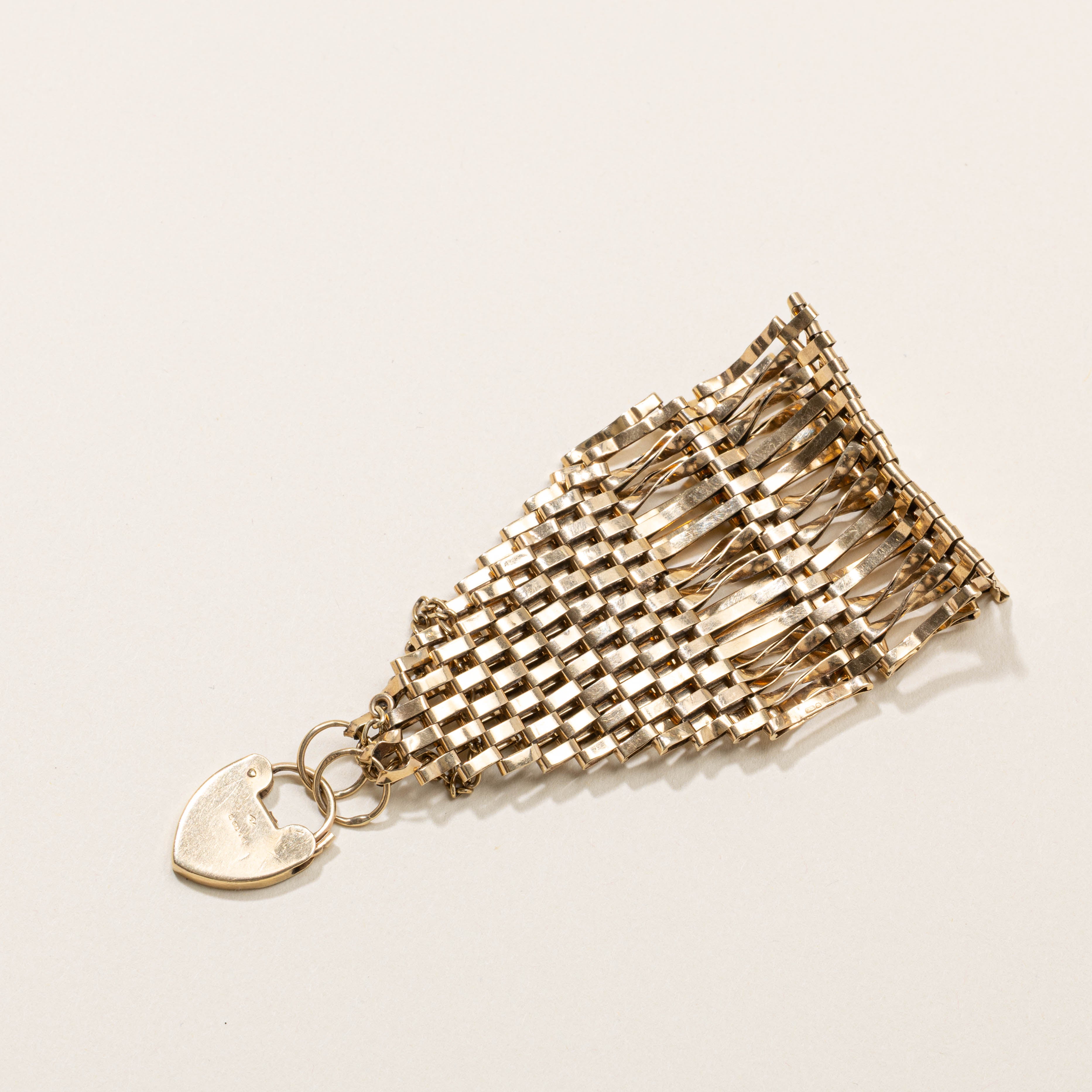 1975 London 9k Openwork Gate Bracelet | 40mm | 7'