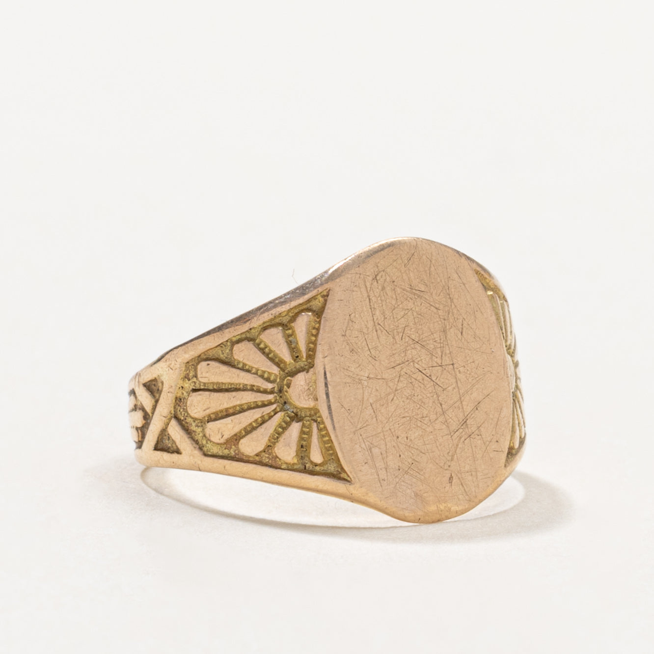 14k Sun Engraved Signet Ring | SZ 3.5