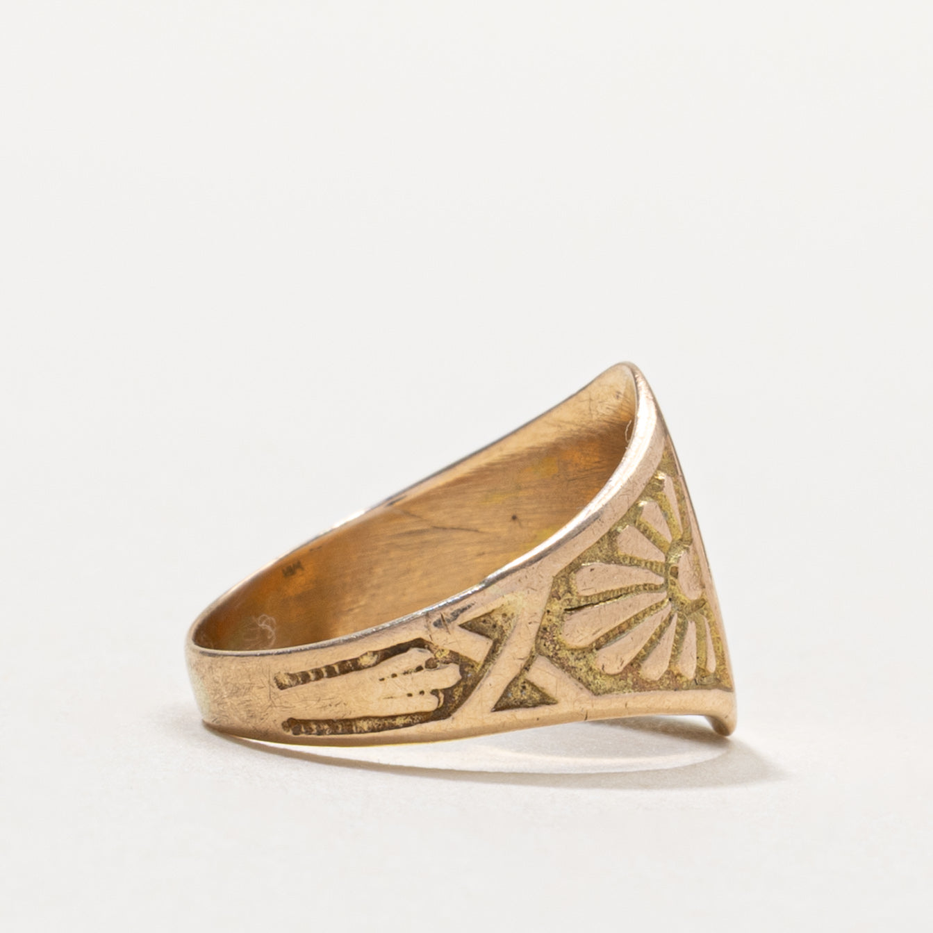 14k Sun Engraved Signet Ring | SZ 3.5