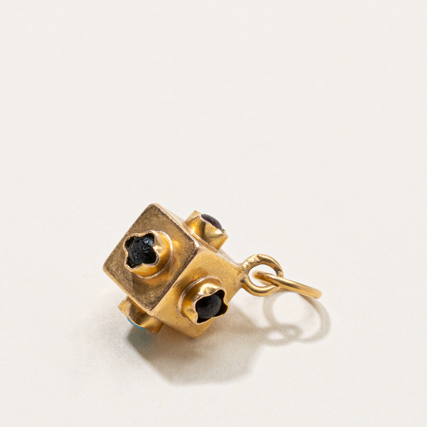 18k Yellow Gold Cube Pendant