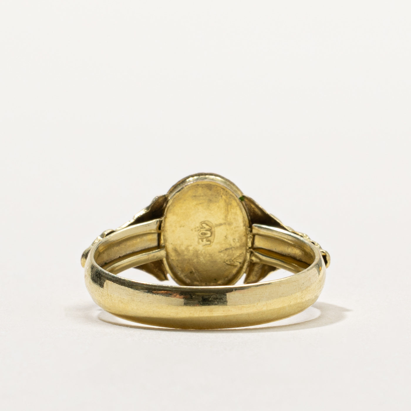 9k Engraved Grooved Signet Ring | SZ 6.5