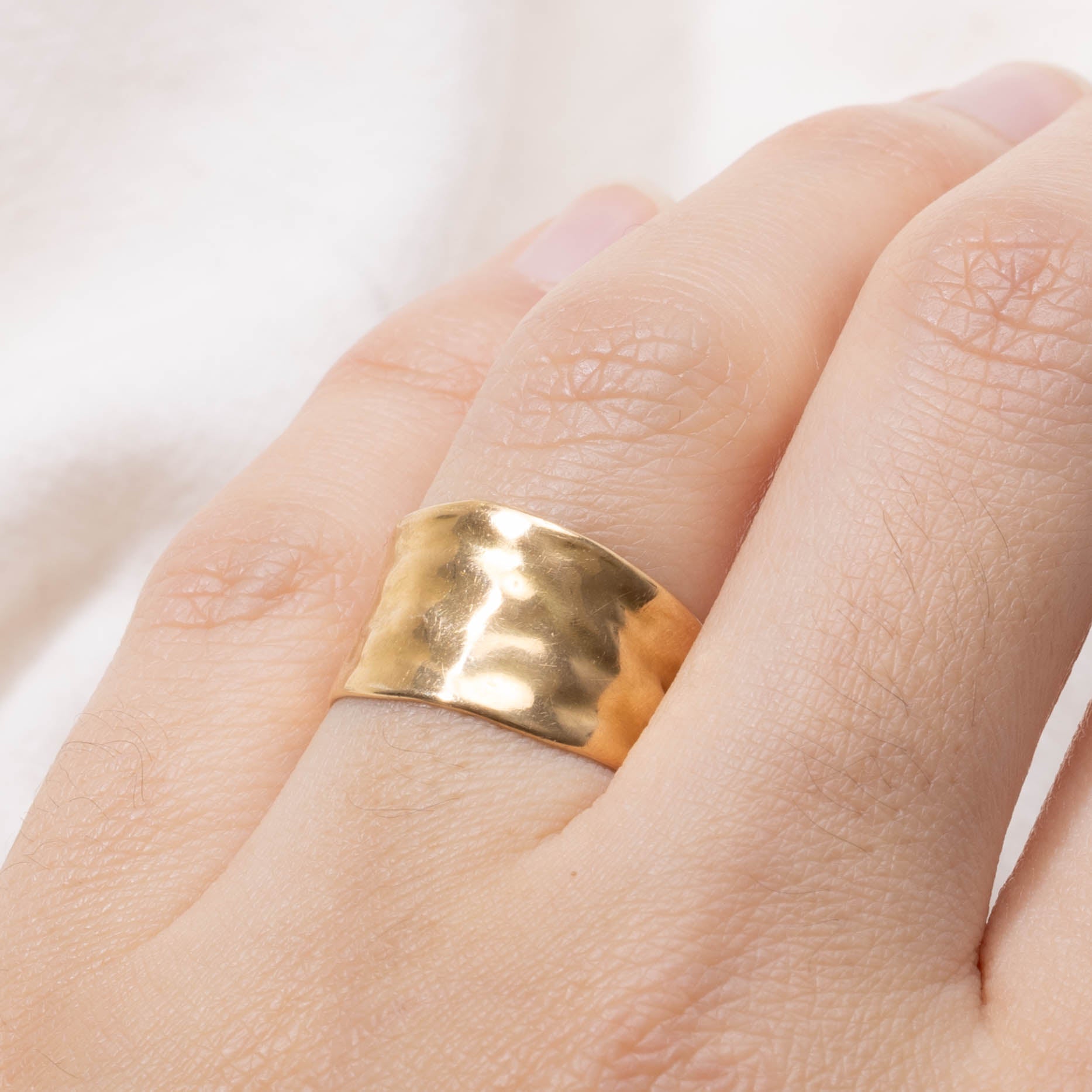 French 18k Hammered Band | SZ 6.5