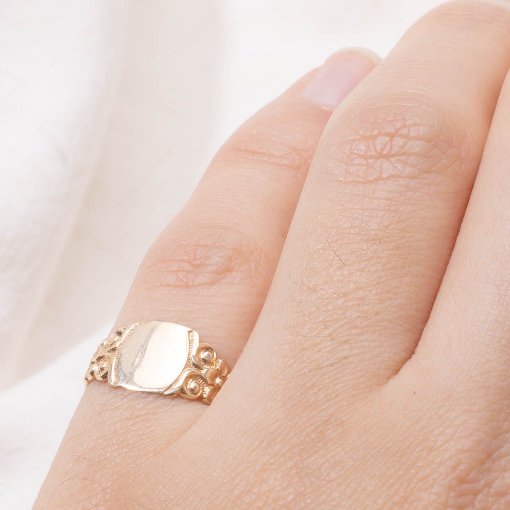 14k Flower Engraved Signet Ring | SZ 3.75