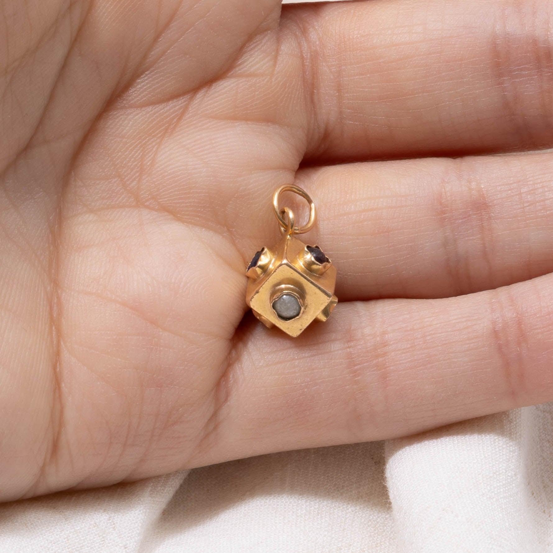 18k Yellow Gold Cube Pendant