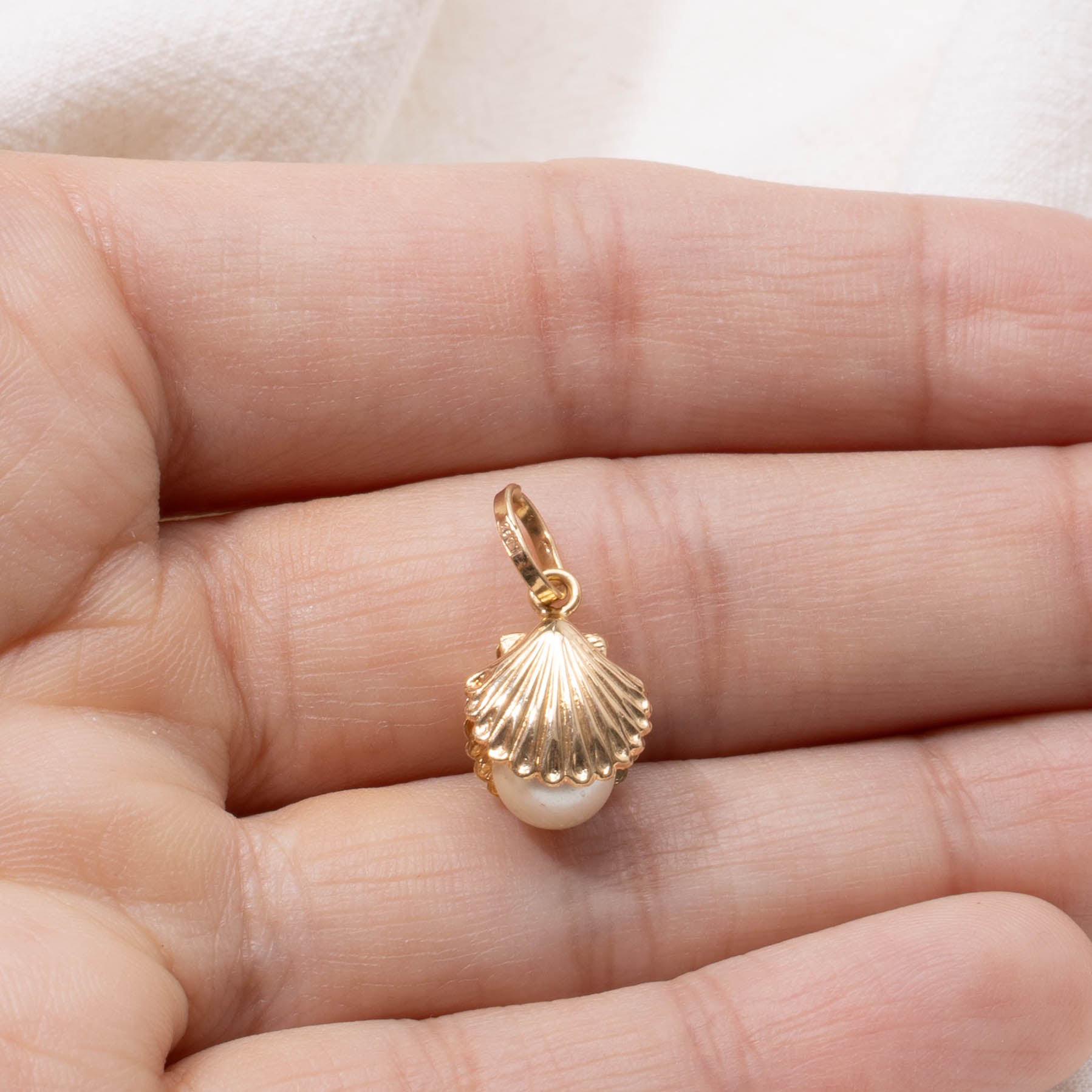 Italian 18k Pearl Shell Charm