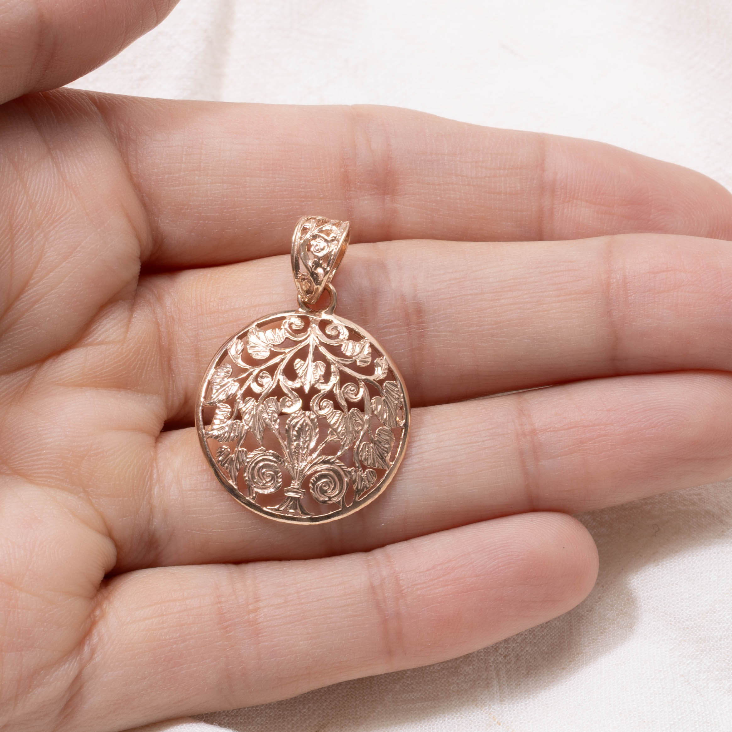 14k Rose Gold Floral Openwork Pendant