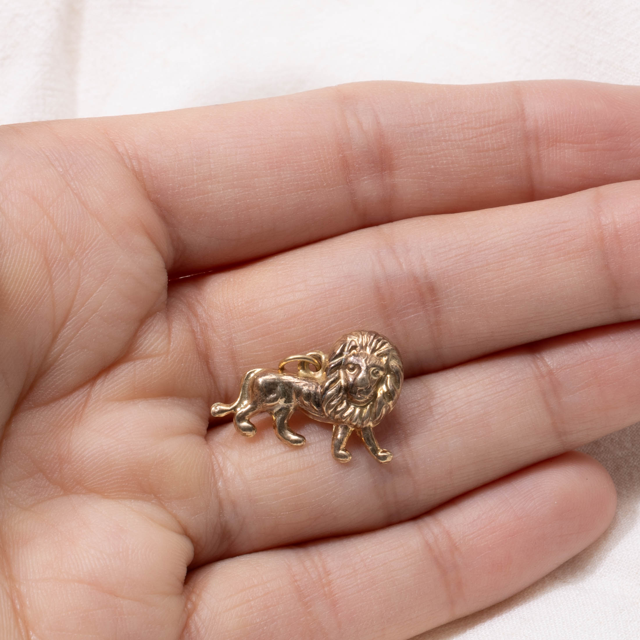 9k Lion Charm