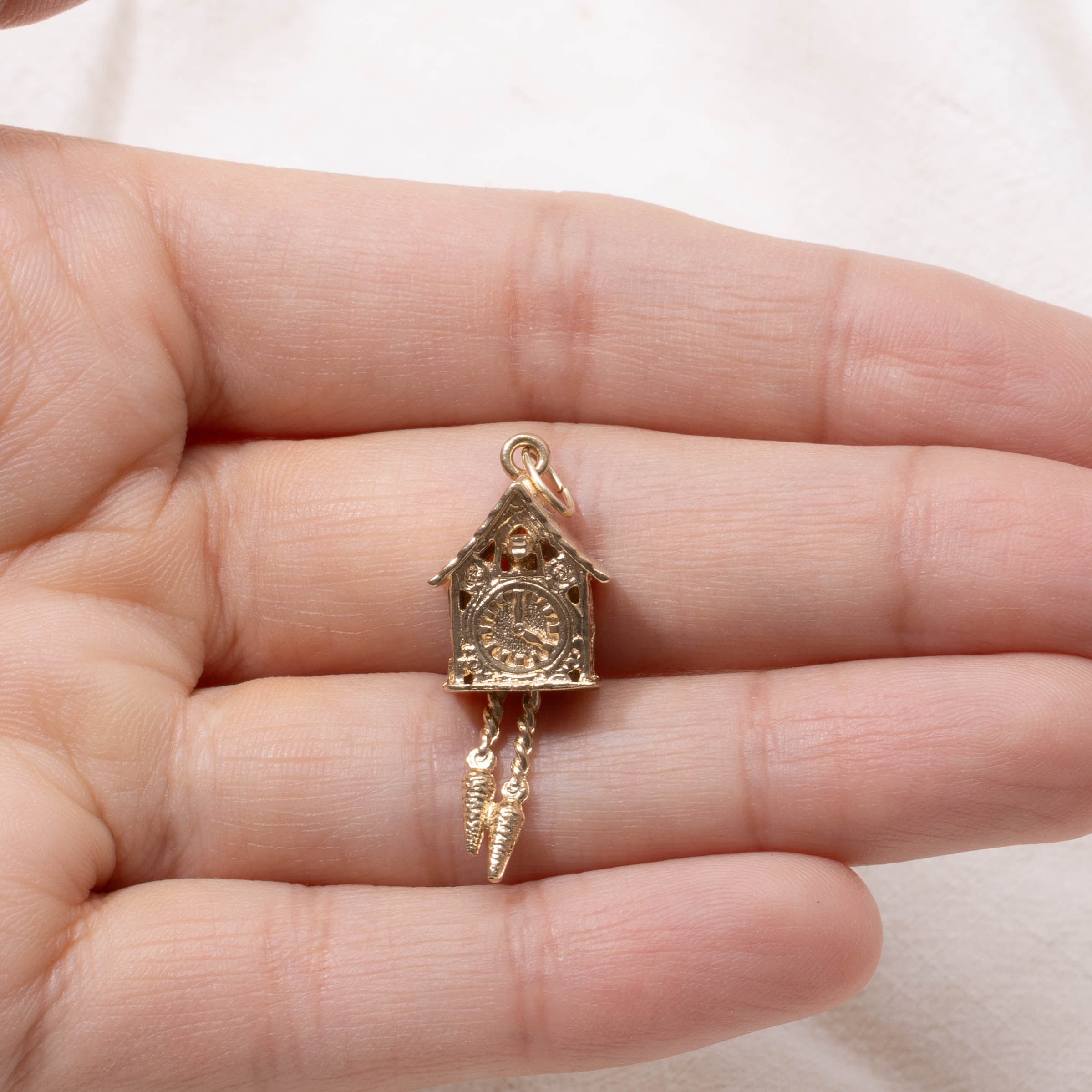 9k Cuckoo Clock Charm