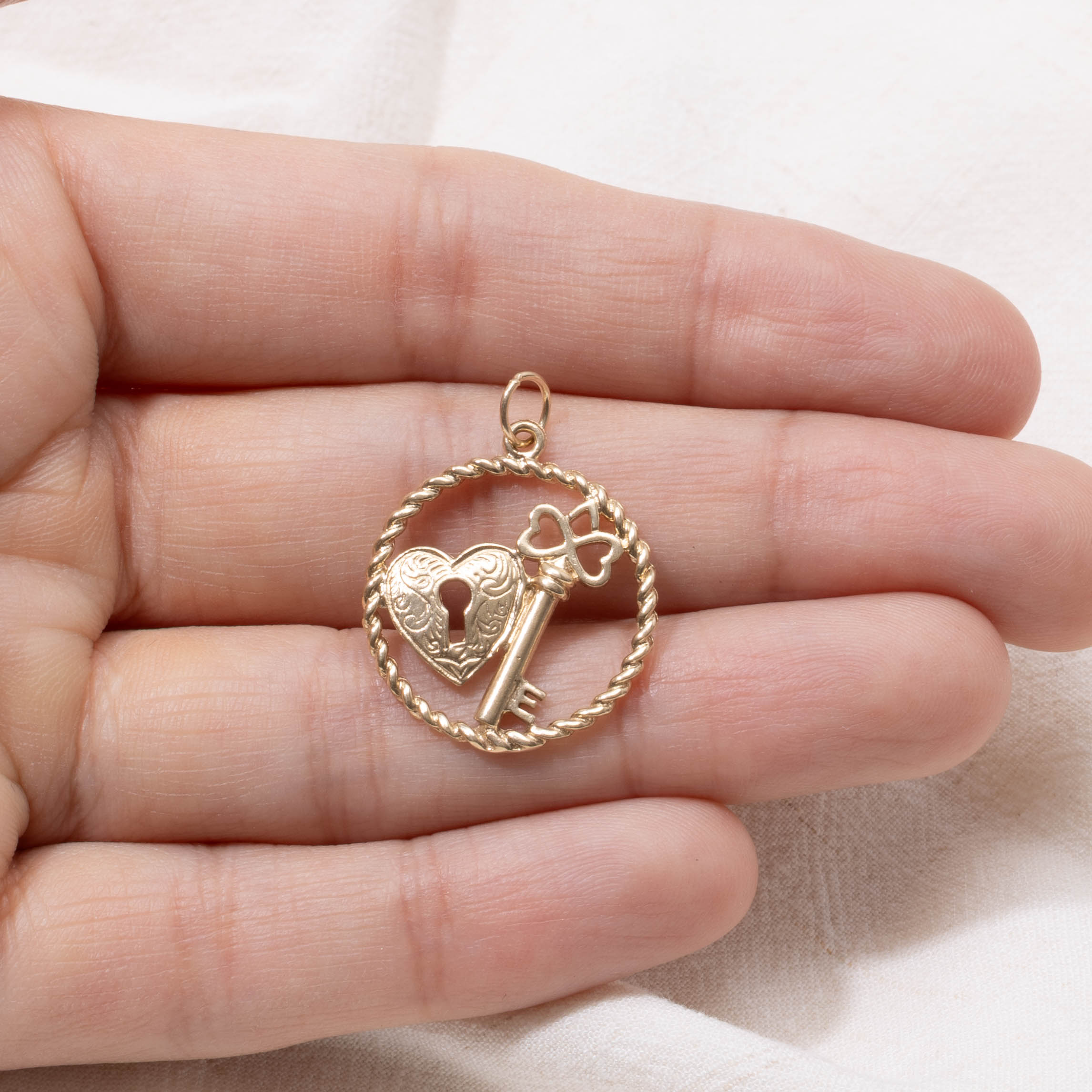 10k Heart& Key Charm