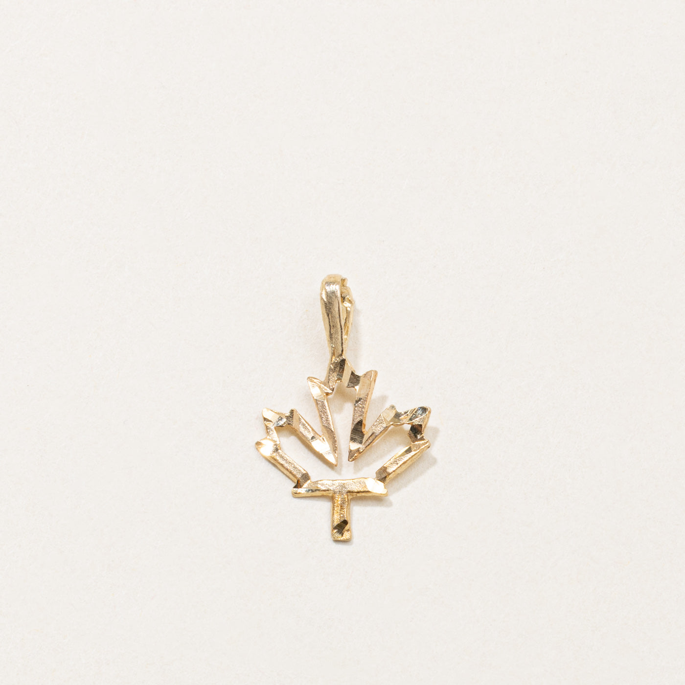 10k Maple Leaf Pendant