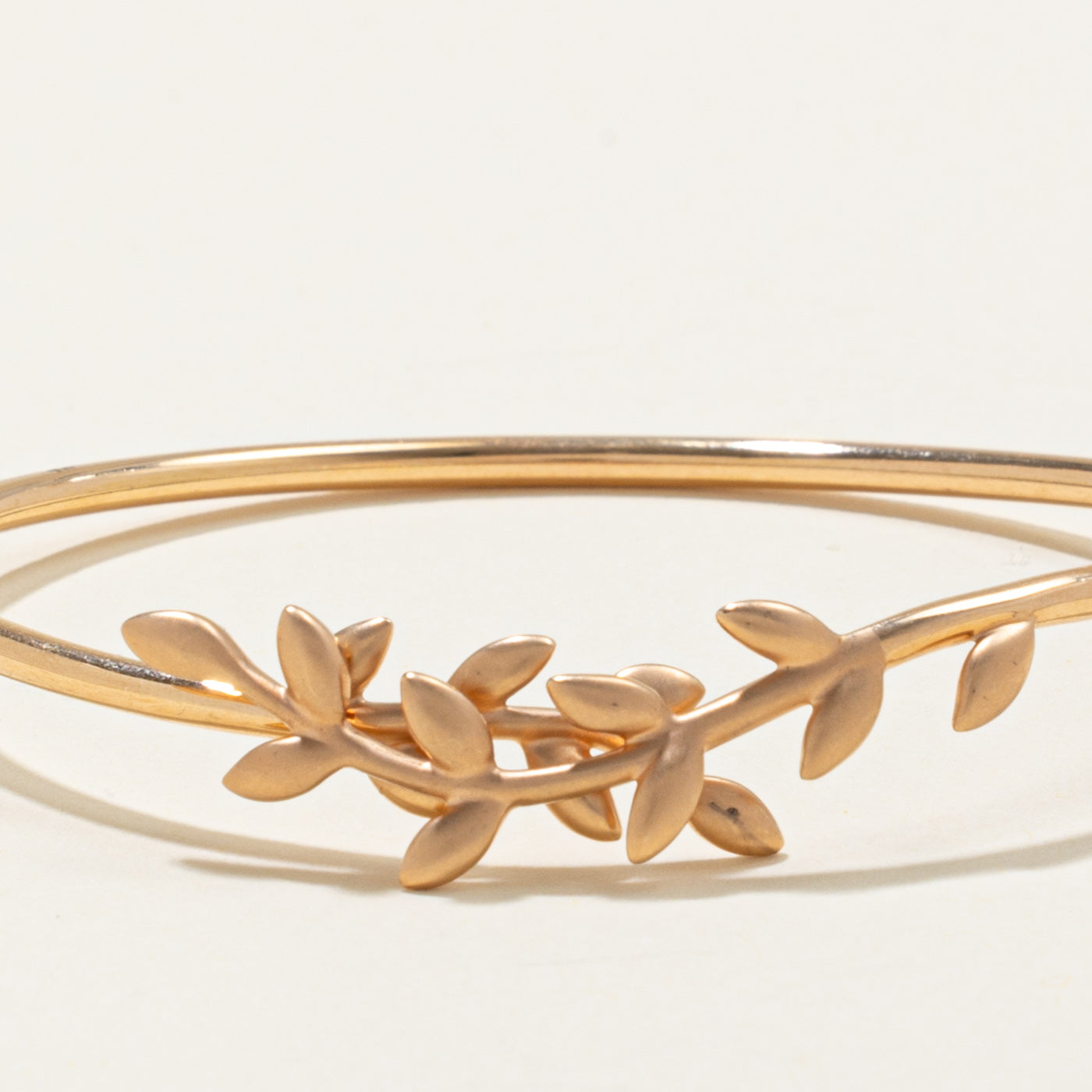 18k Leafy Bangle Bracelet | 6"