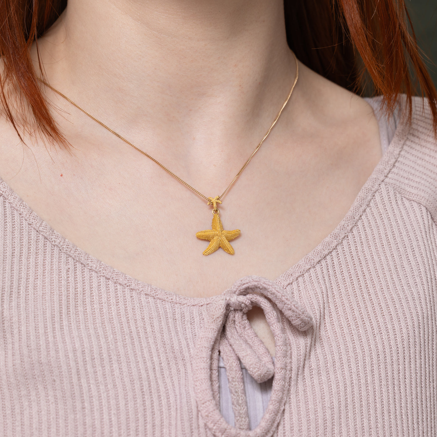 18k Textured Starfish Pendant