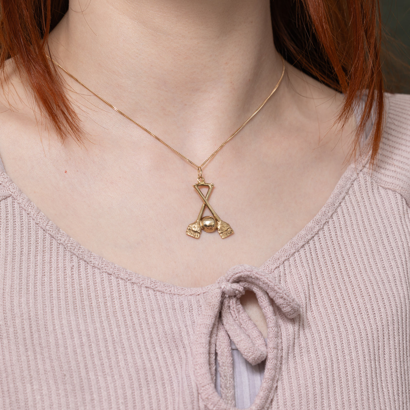 10k Yellow Gold Curling Charm