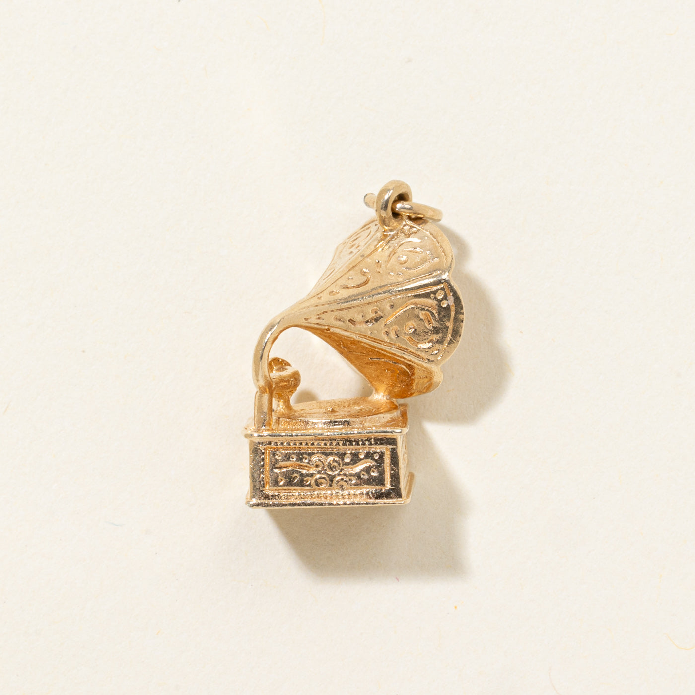 10k Gramophone Charm