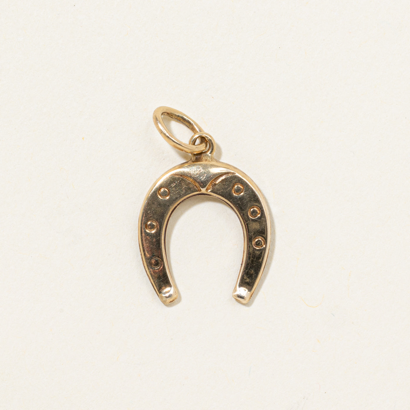 1977 London 9k Horseshoe Charm