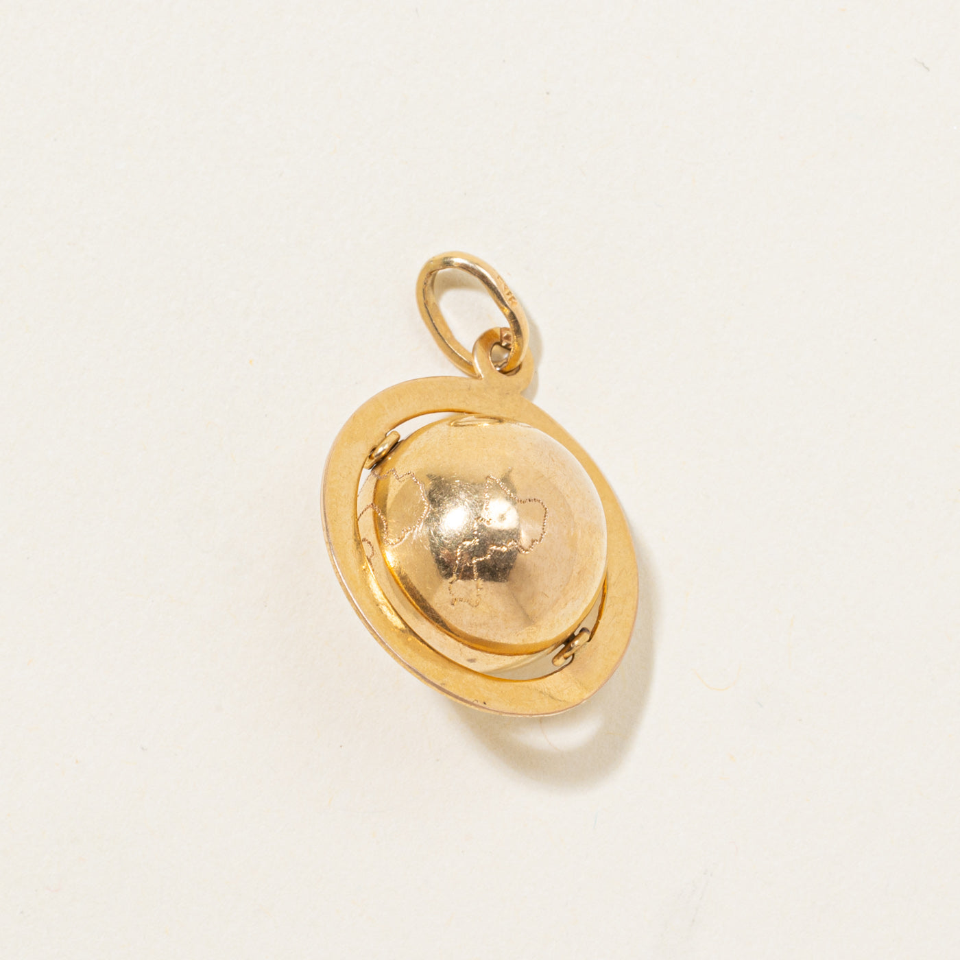 18k Globe Charm
