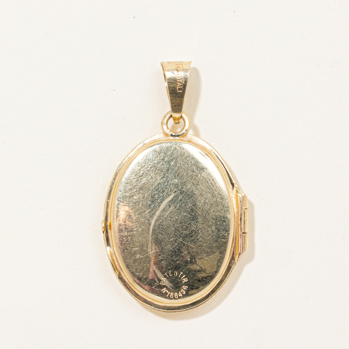 14k Daisy Engraved Locket