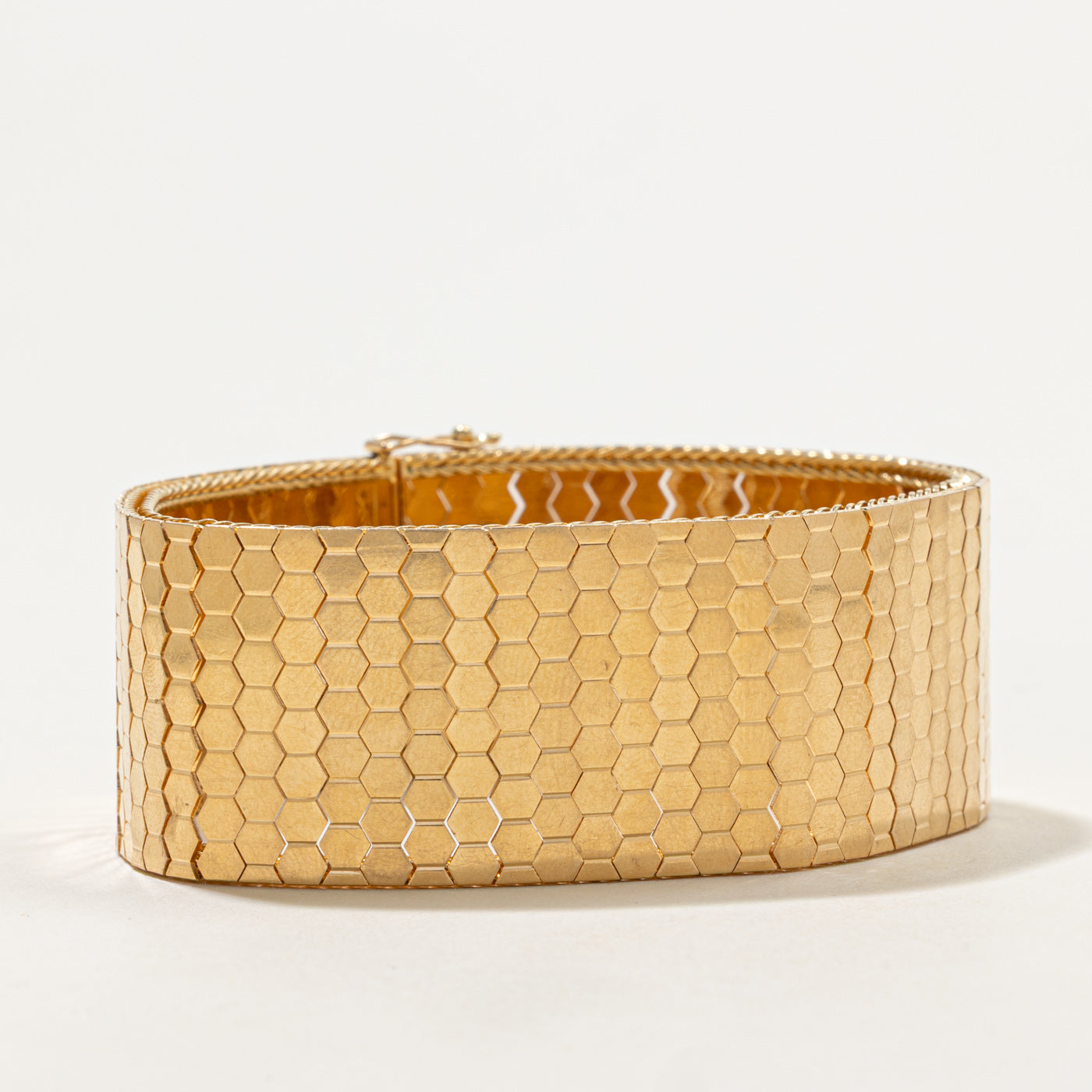Vintage Italian 18k Hexagon Textured Bracelet | 24.50mm | 7.25"